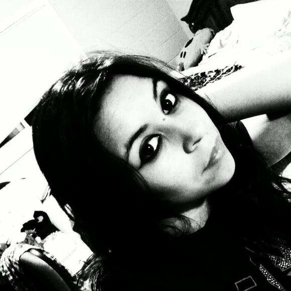 Meet your Posher, Carolina - Picture 1 of 1